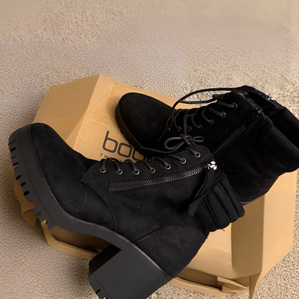 Boohoo Women's Lace Up Chunky Combat Boots - Black 8.5 - Picture 2 of 13